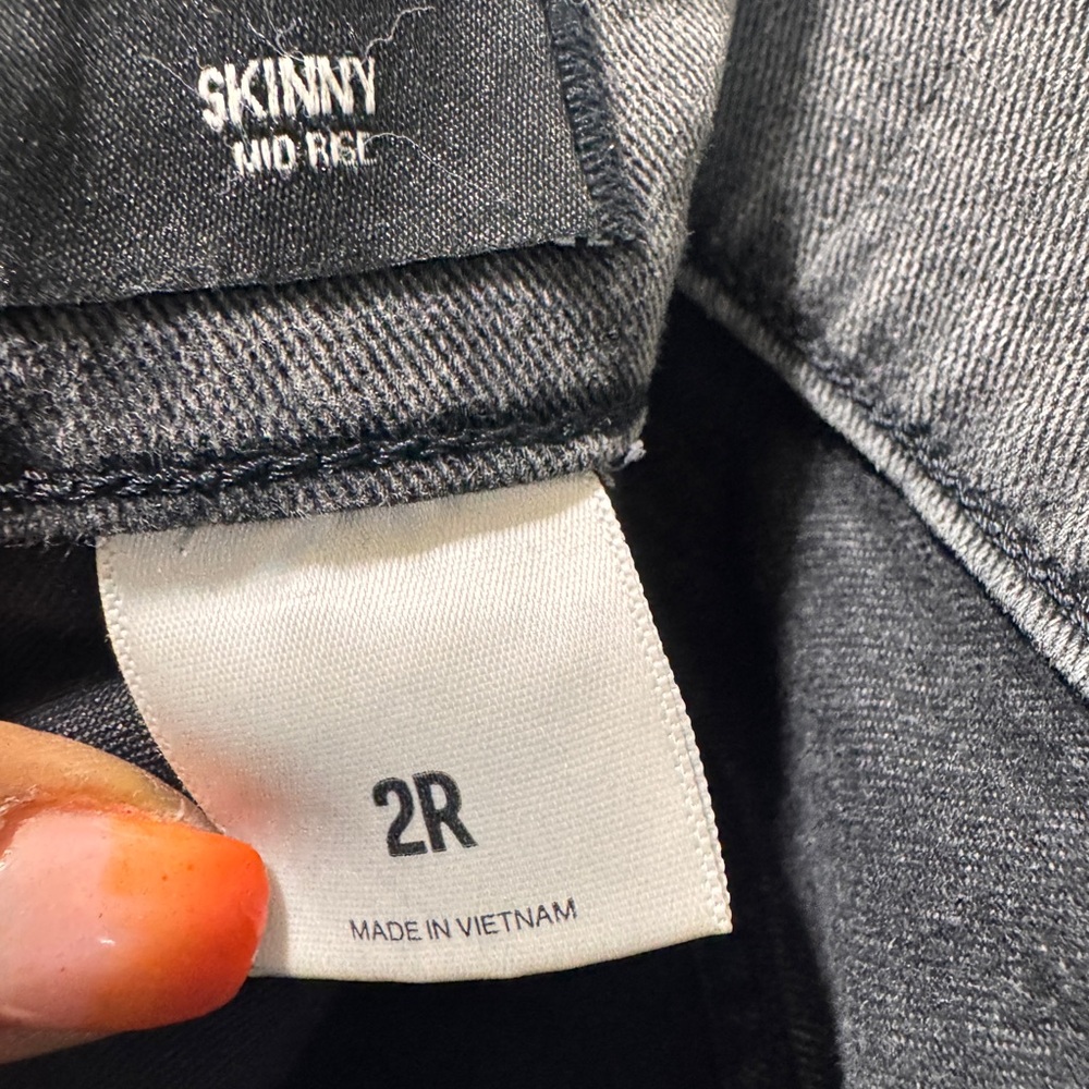 Express Frayed Hem Women's Jeans in Charcoal - Picture 9 of 12